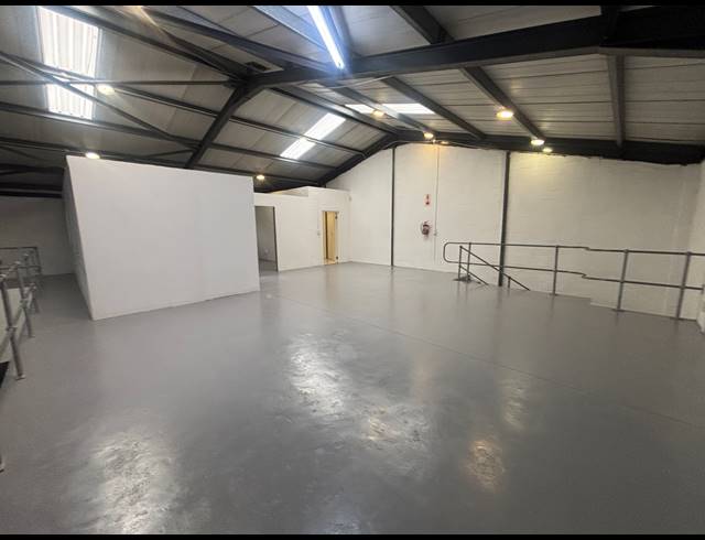 420M² WAREHOUSE TO LET IN EPPING INDUSTRIAL